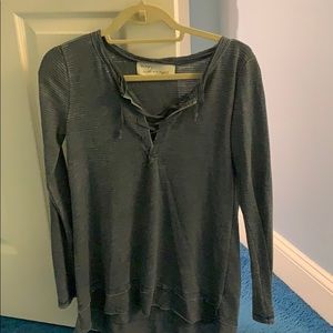 Long sleeve with cute crosses on neck